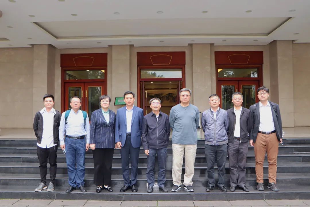 Tianfu Yongxing Laboratory Team Conducts a Seminar with Academician Gao Wen, Director of Pengcheng Laboratory, and His Delegation